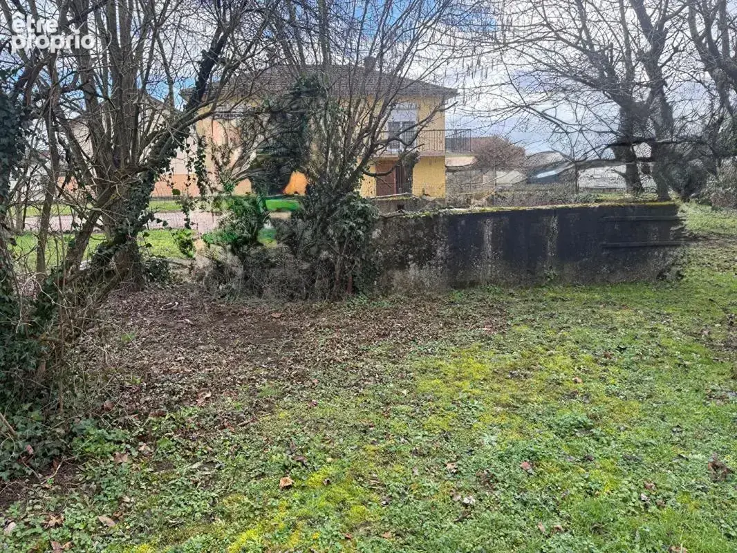 terrain à construire vendu viabilisé et tout clôturé de 740 m² - photo 10