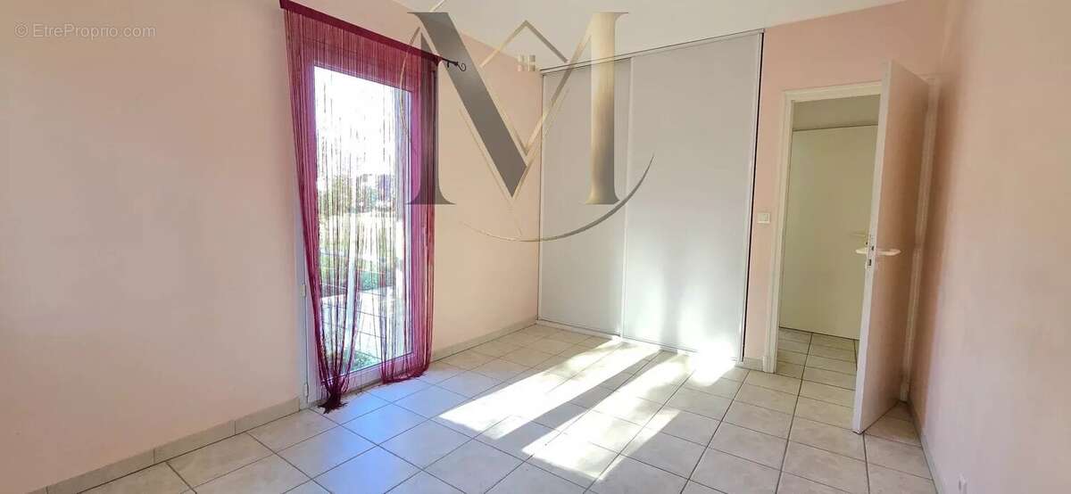 Maison à BUROS