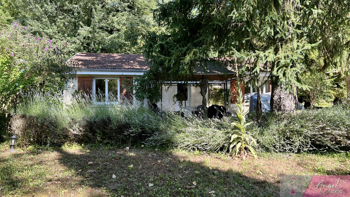 Maison à MONT-SOUS-VAUDREY