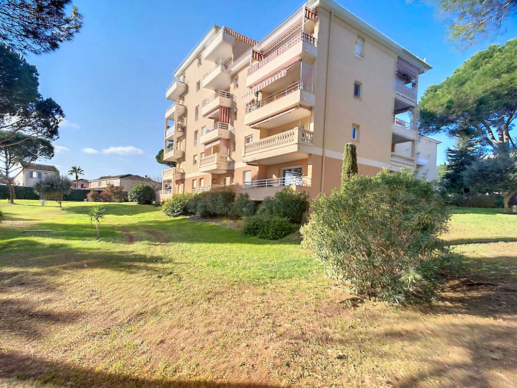 Appartement à FREJUS
