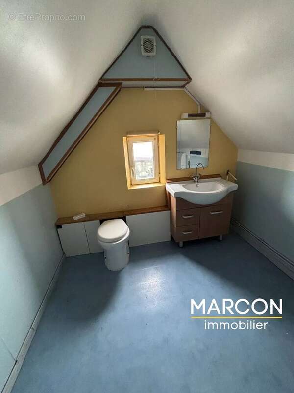 Maison à SAINT-MEDARD-LA-ROCHETTE