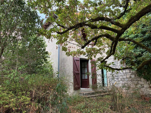 Maison à CASTELNAU-MONTRATIER
