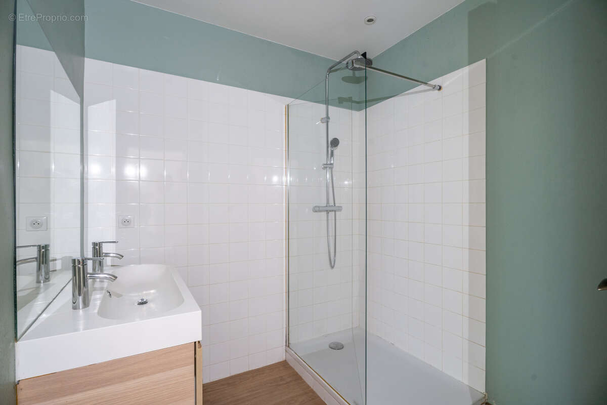 Appartement à MARSEILLE-1E