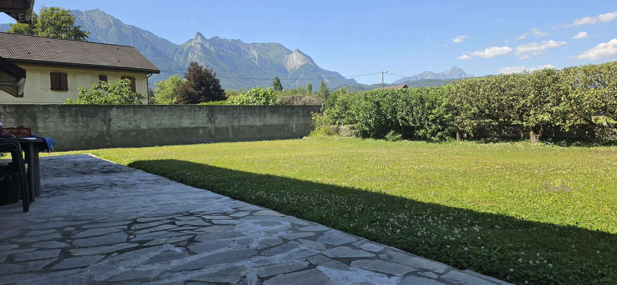 Maison à GILLY-SUR-ISERE