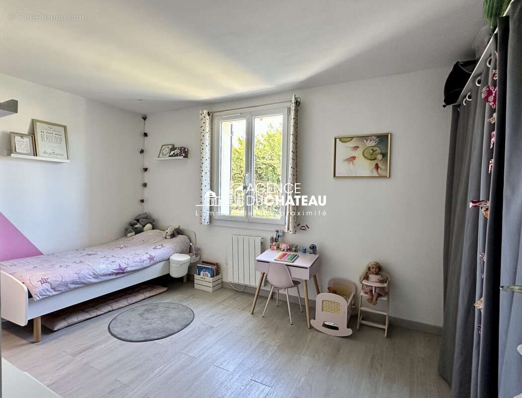 Maison 88 m² à Nandy  - photo 7