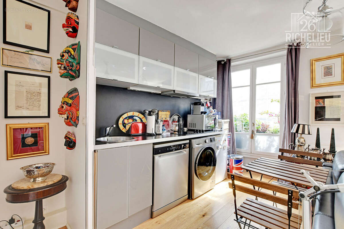 2 pièce(s) 40 m2 avec terrasse  au coeur du Marais 75004 - photo 8