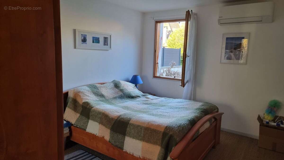 Chambre avec clim - Maison à LACAPELLE-MARIVAL
