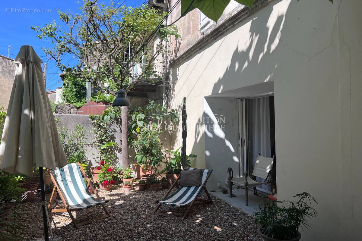 Maison à FONTVIEILLE