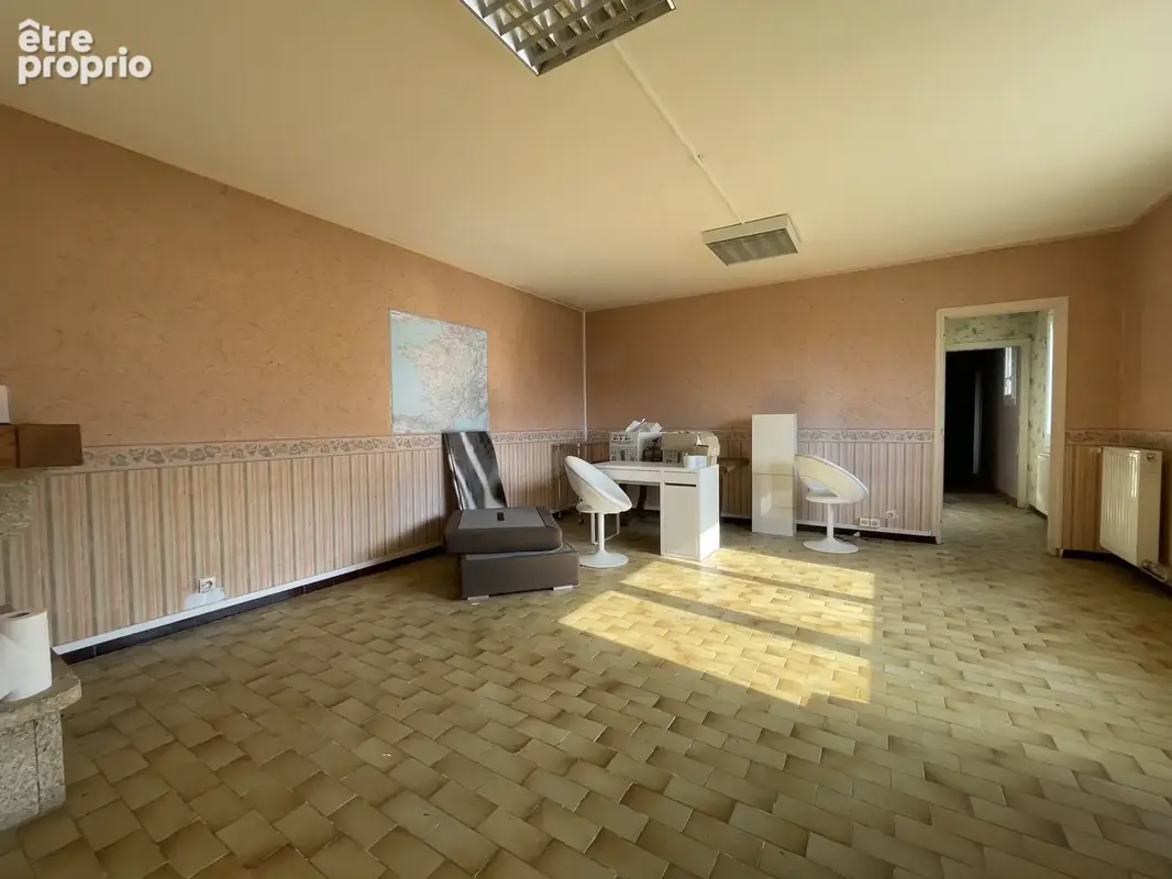 Ensemble immobilier avec deux maisons, un entrepôt et terrain constructible - photo 11