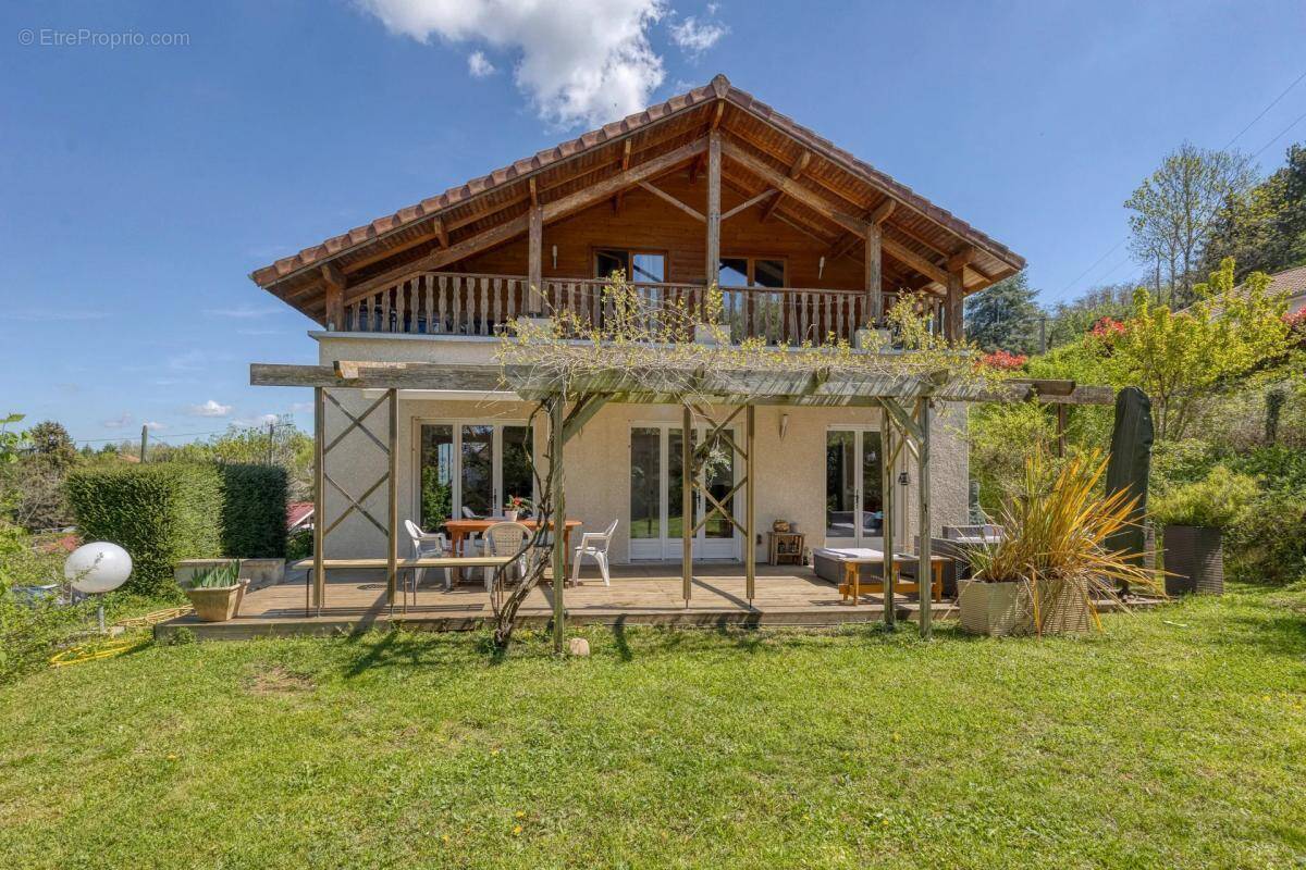 Maison à SAINT-SIMEON-DE-BRESSIEUX