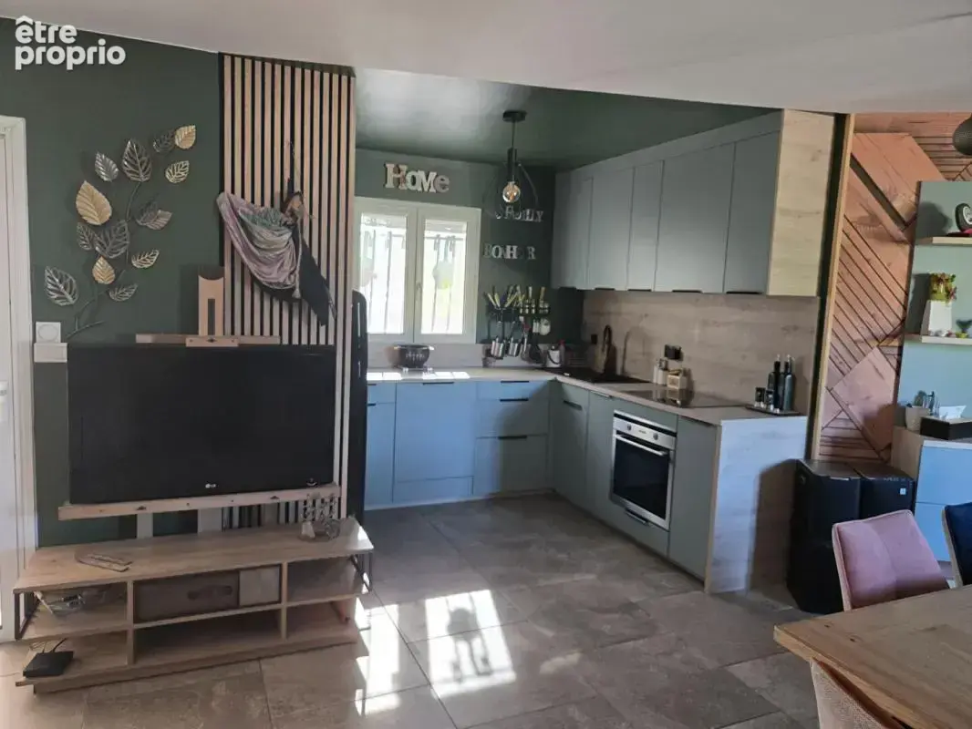 Villa avec piscine, dans un cadre résidentiel prisé - photo 2