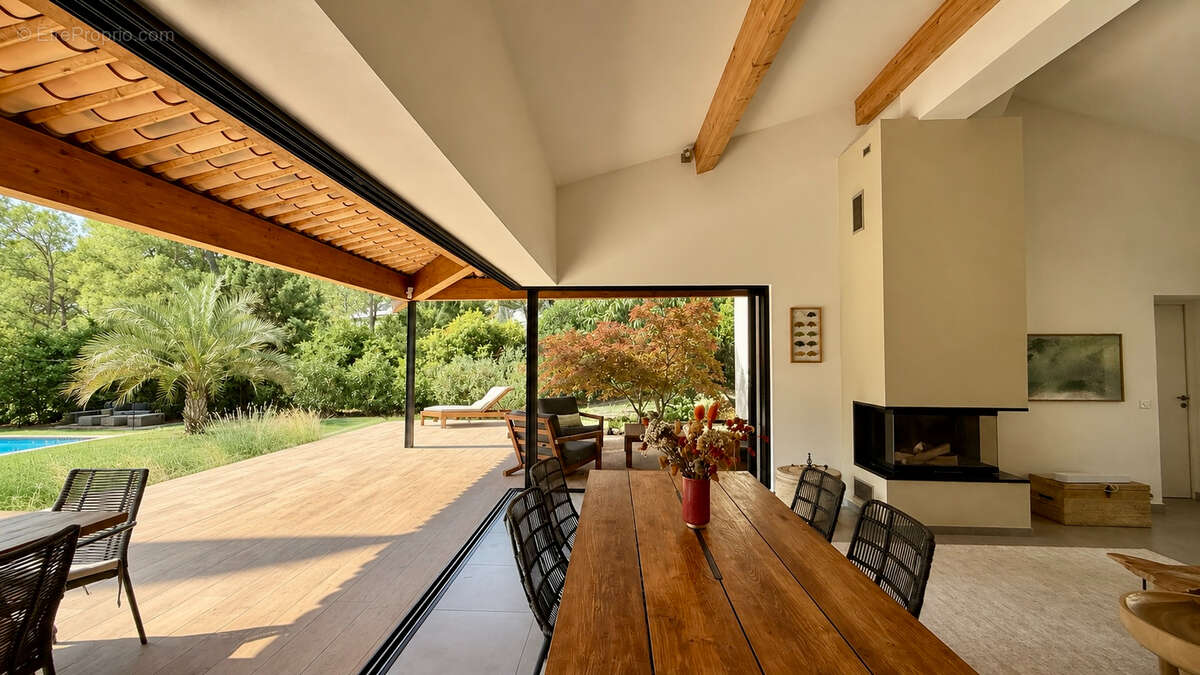 Villa de plain pied avec acces foret piscine chauffee garage appartement independant dans un domaine prive a puget sur argens - photo 4