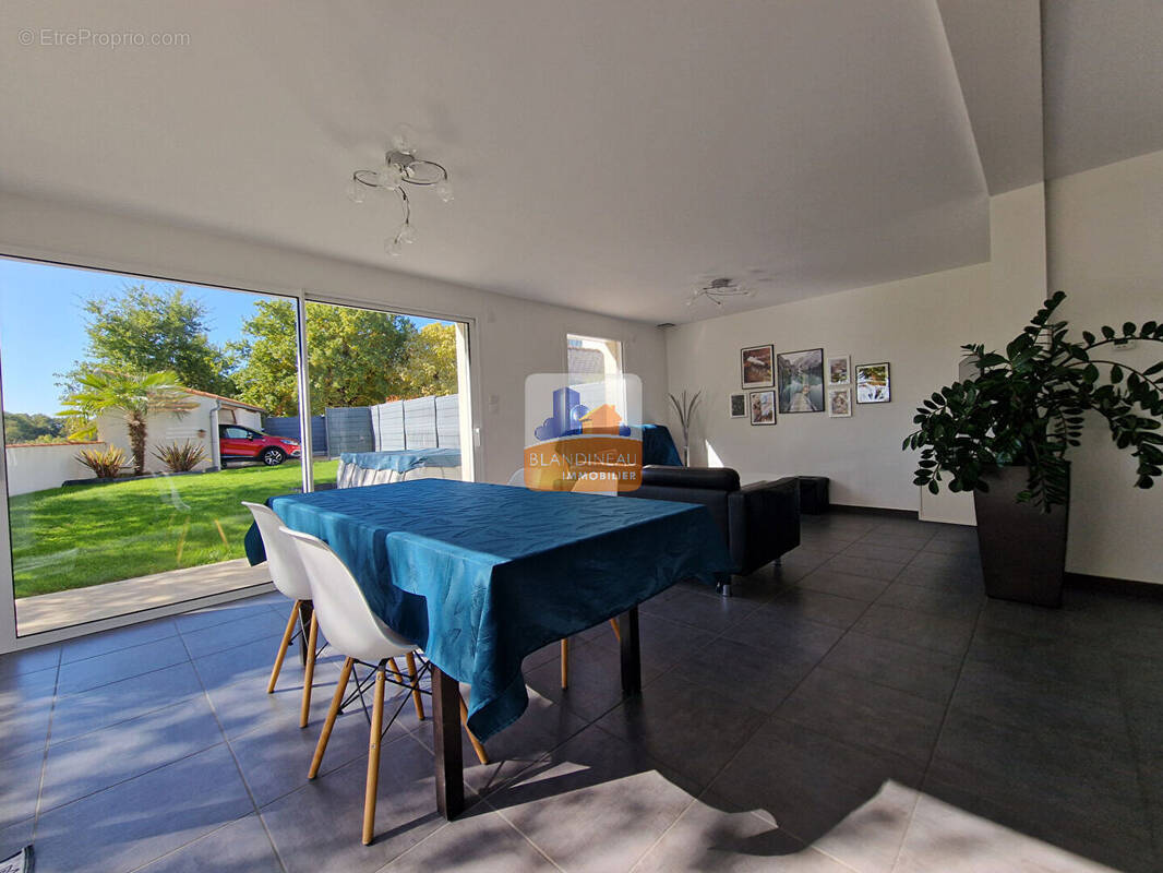 Maison à BOUGUENAIS