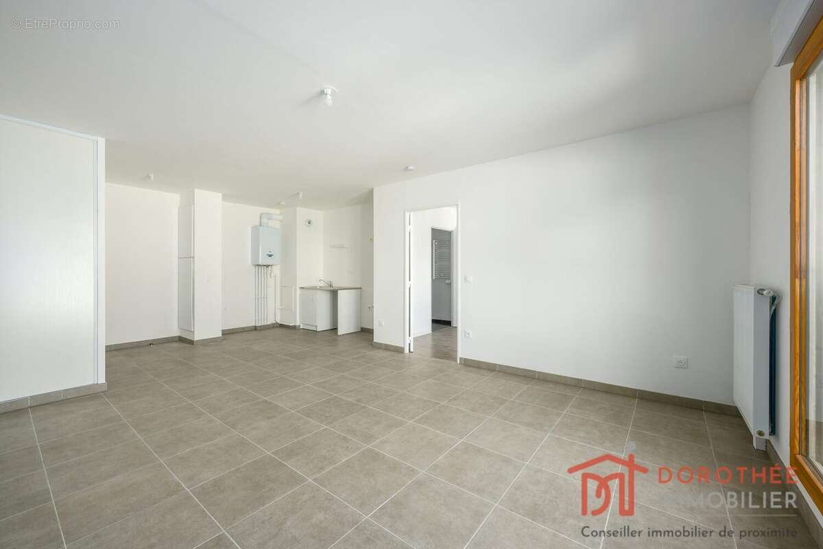 Appartement 45 m² à Marolles-En-Brie  - photo 2
