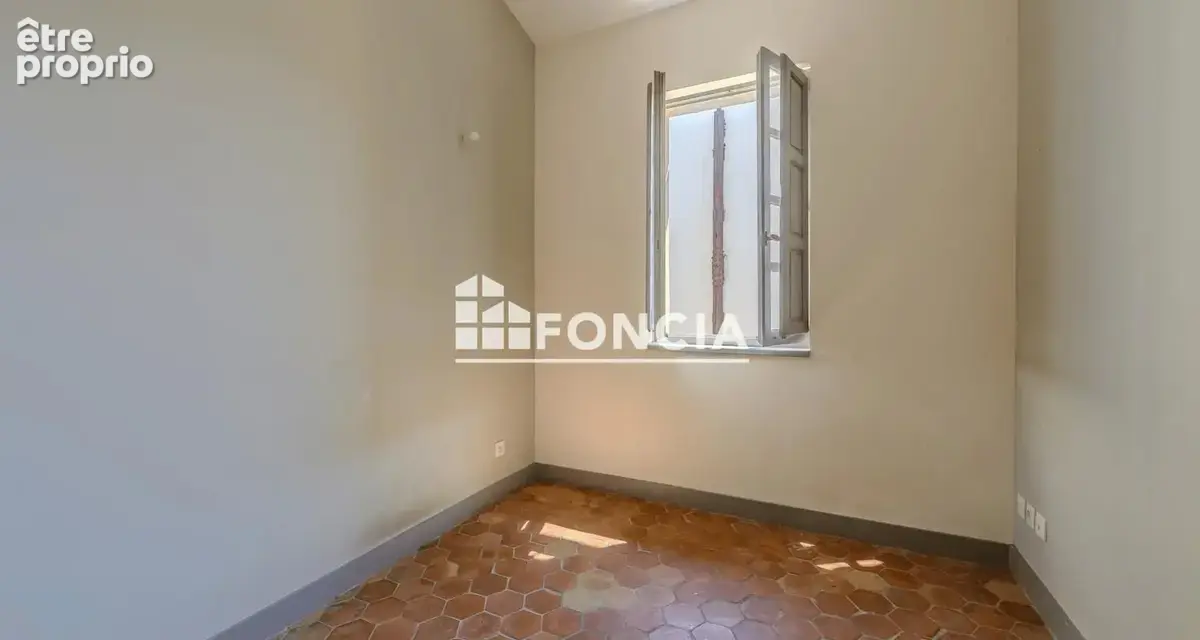 Exclusivité : T4 traversant de 70 m² avec 4 climatisations, dernier étage, Avignon Intra-Muros - photo 4