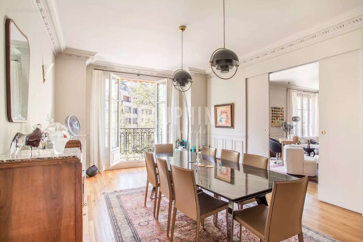 Appartement à PARIS-7E