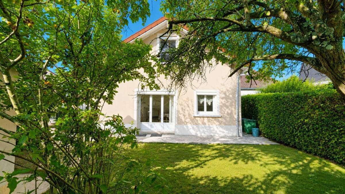 Maison 130 m² à Ormesson-Sur-Marne  - photo 3