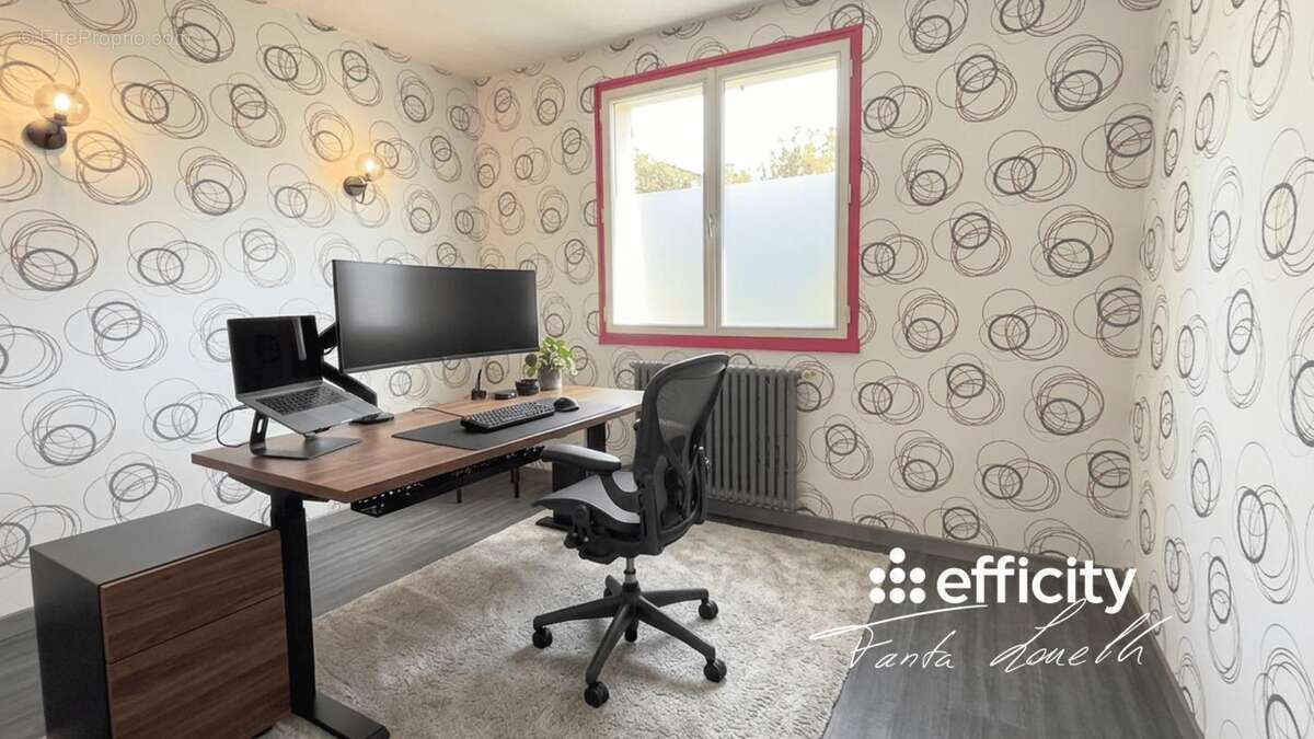 Maison à SAINT-HILAIRE-DES-LOGES