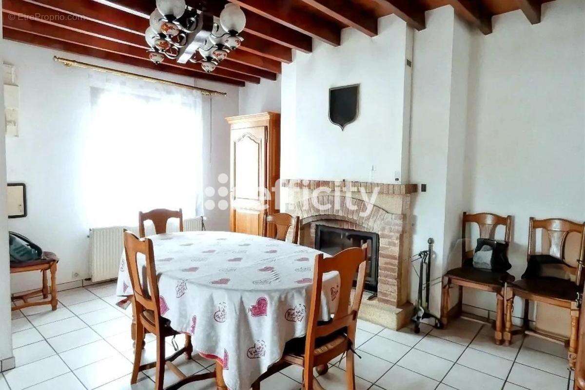 Maison à CONDE-FOLIE