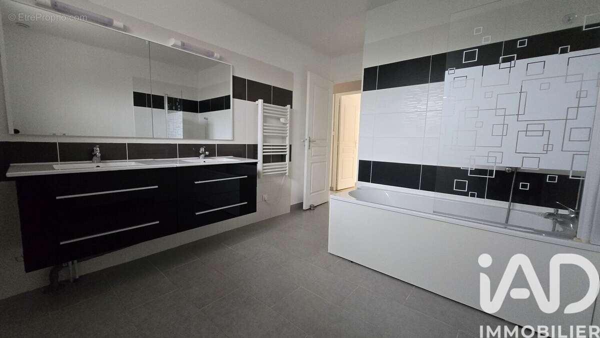 Photo 9 - Maison à COURCELLES-SUR-SEINE