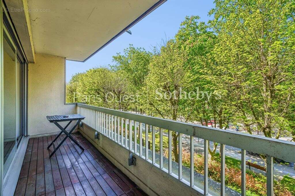 Appartement à NEUILLY-SUR-SEINE
