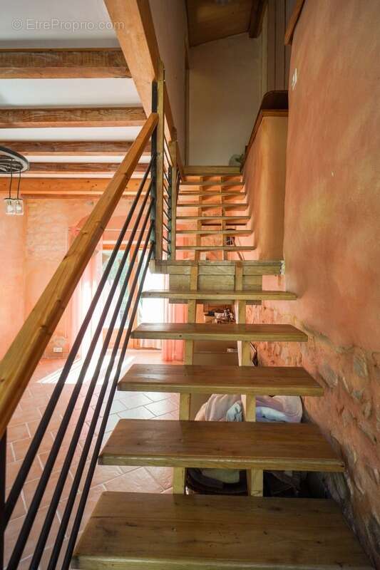 Maison à vendre 8 pièces EMERINGES (69) - photo 6