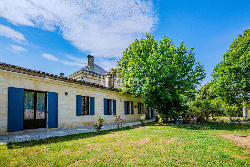 Maison en pierre de plain-pied entièrement rénovée - photo 9