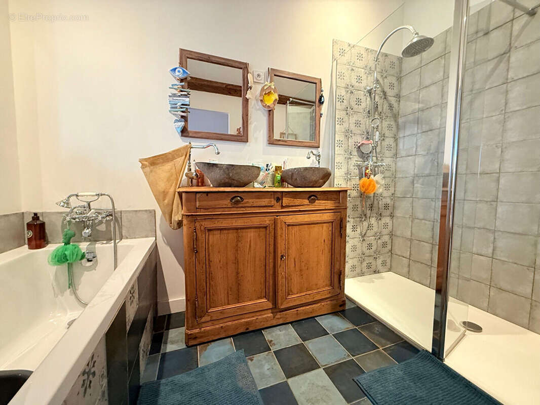 Maison à SAINT-EMILION