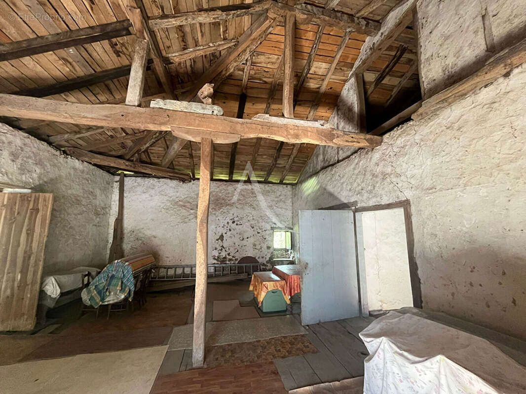 Maison à LOUHOSSOA