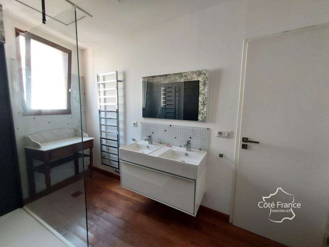 Maison de ville en pierres   Charme, cachet et cour privée - photo 9