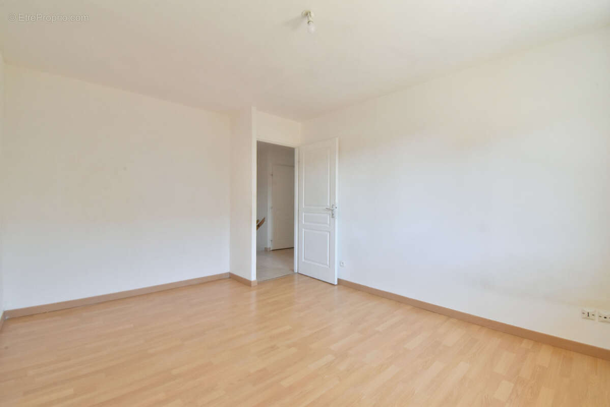 Maison à LA VERPILLIERE