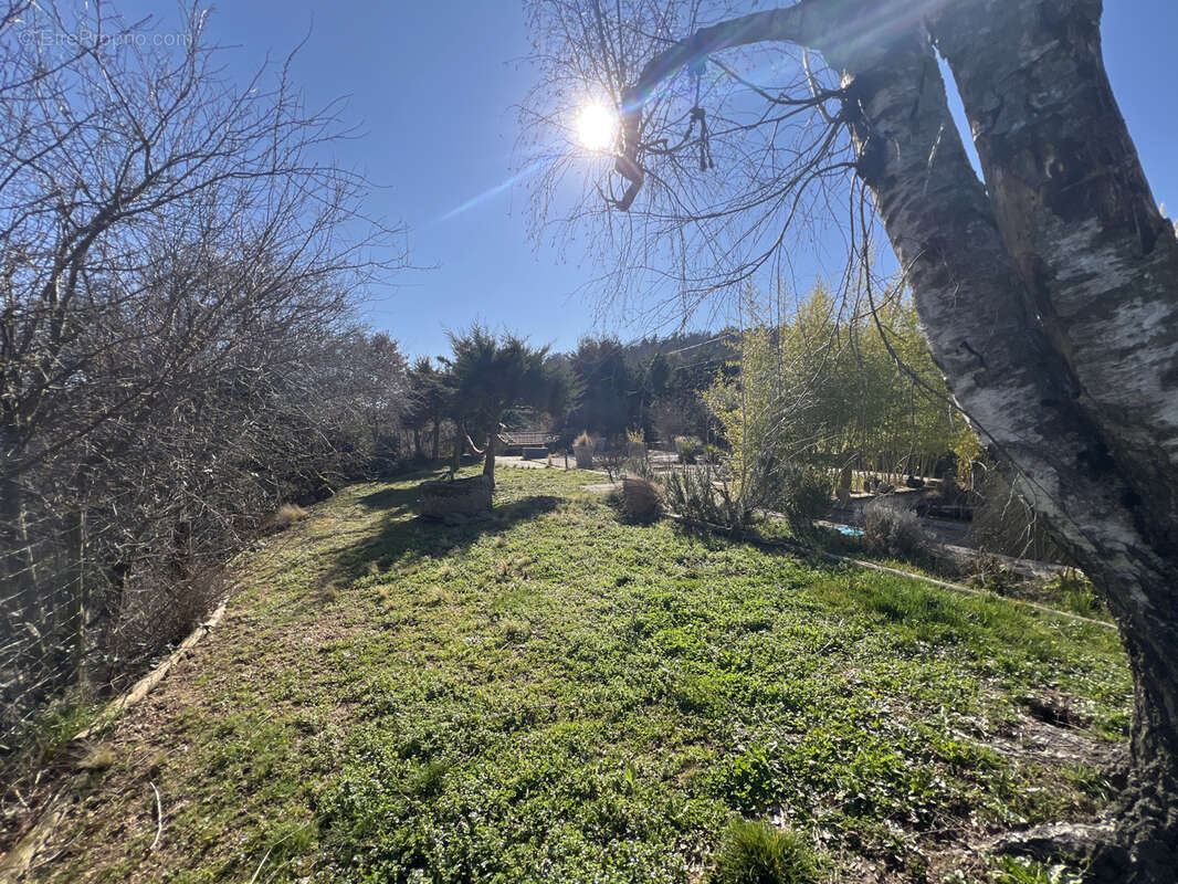 Maison à SAINT-ROMAIN-DE-LERPS