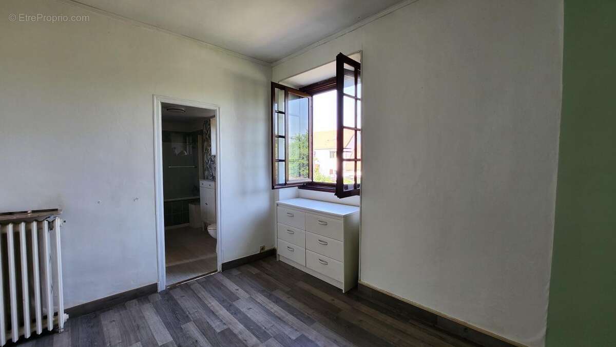 Maison à OLLAINVILLE