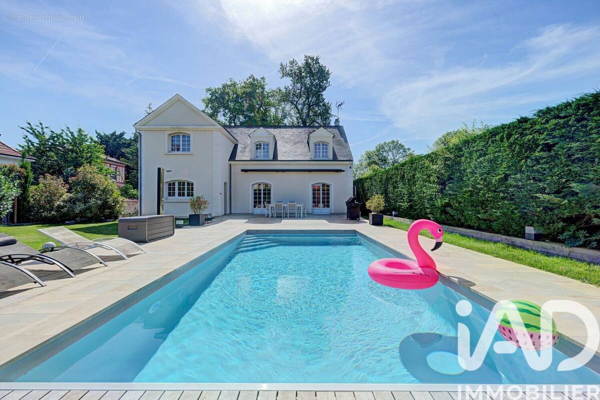 Photo 1 - Maison à LE PLESSIS-TREVISE