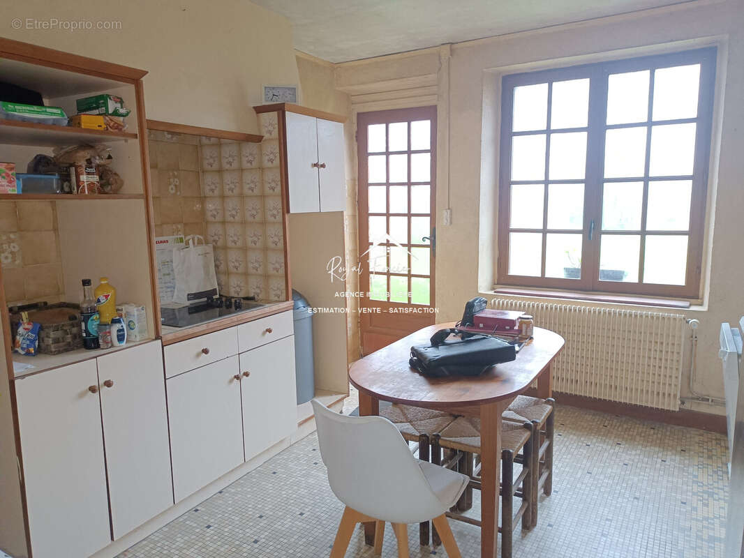 Cuisine indépendante - Maison à YZEURES-SUR-CREUSE