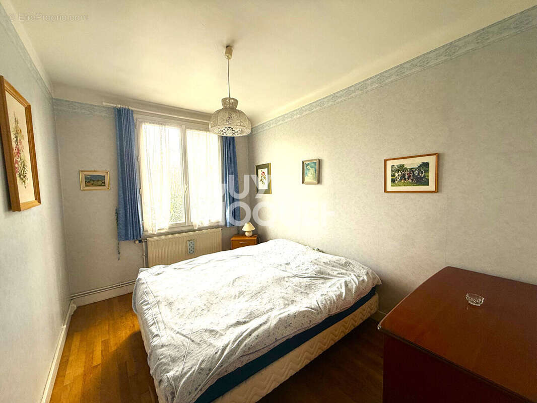 Maison à L'HAY-LES-ROSES