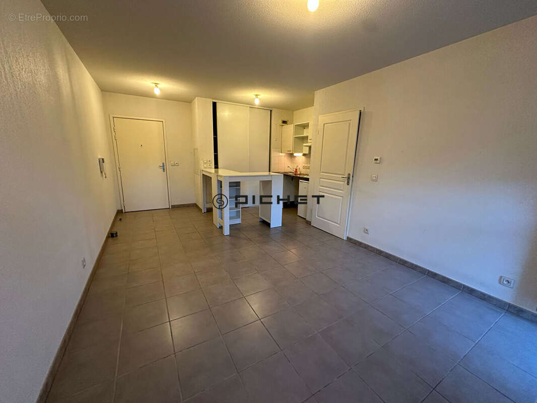 Appartement à VILLENAVE-D&#039;ORNON