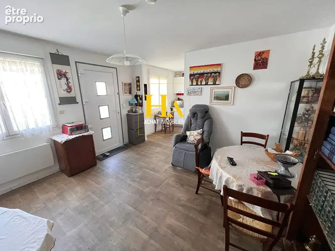 Thuir centre-ville - appartement de plain-pied avec extérieur et parking privatif - photo 8