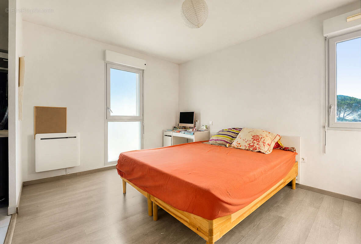 En exclusivité !  Appartement T3 de 73 m2 situé au 3ᵉ étage, dans le quartier du Grand Selve. - photo 7