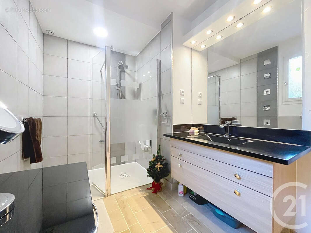 Maison à SAINT-PHAL