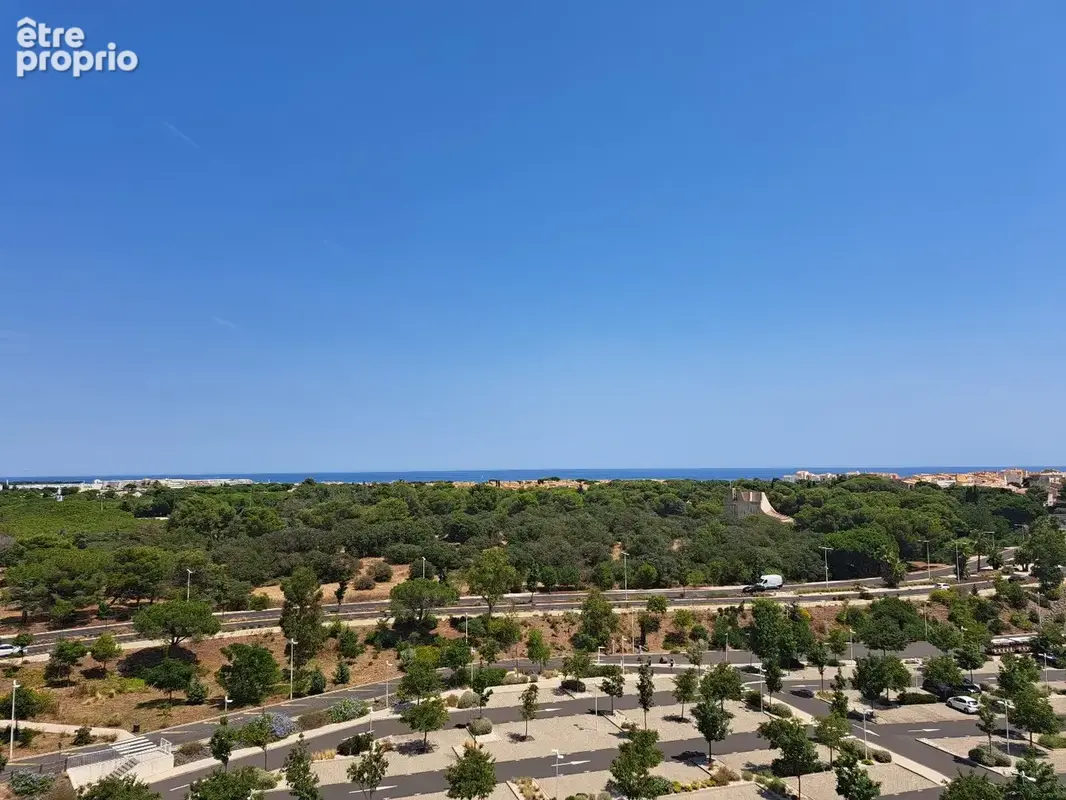 LE CAP D'AGDE - CENTRE PORT  T3 au 7ième étage avec vue mer avec double parking - photo 3