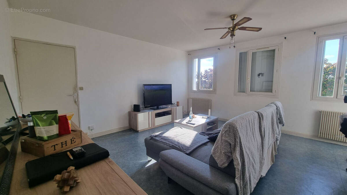 Appartement à SAINT-DOULCHARD