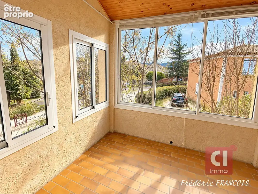 A vendre maison composée de deux logements(136 m²) à GAREOULT - photo 7