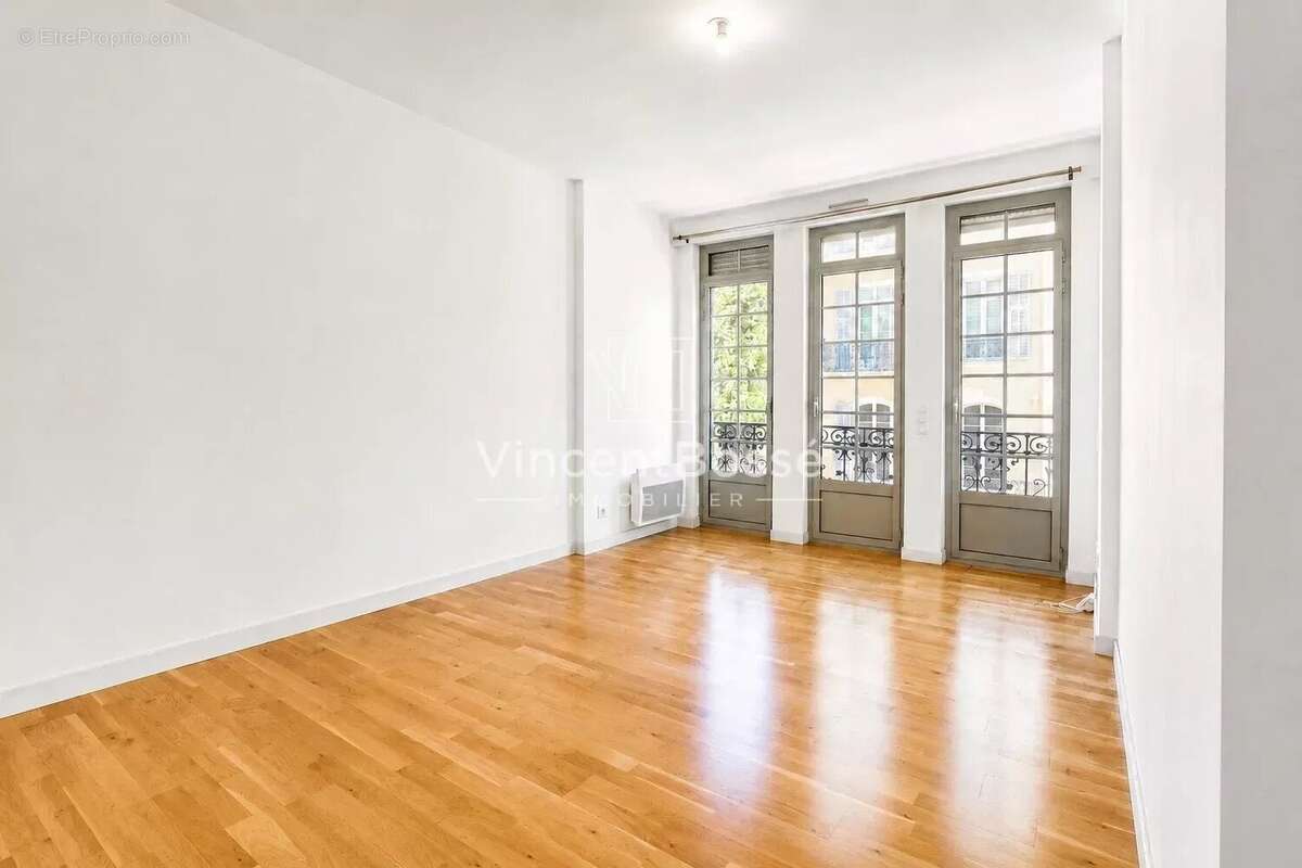 Nice centre – hôtel des postes – 2 pièces dans immeuble de standing - photo 2