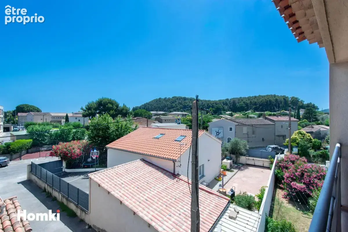 T2 dernier étage avec terrasse, parking et vue dégagée - Saint Chamas - photo 2