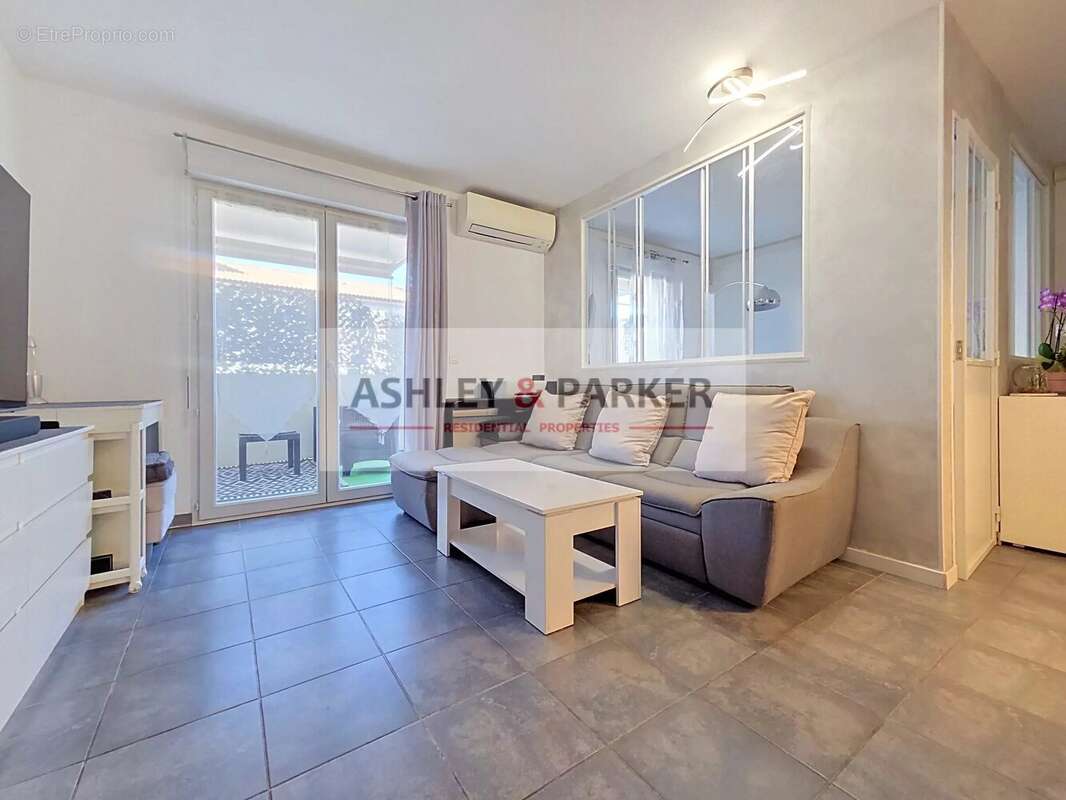 Appartement à SAINT-MARTIN-DU-VAR