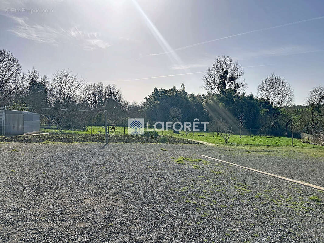 Maison à SAINT-LOUP-LAMAIRE