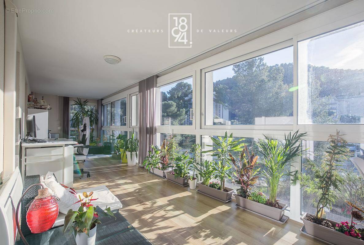 Appartement à MARSEILLE-9E