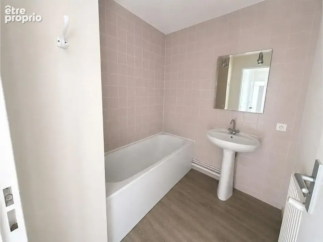 Appartement 3 pièces - Place Ney - photo 9