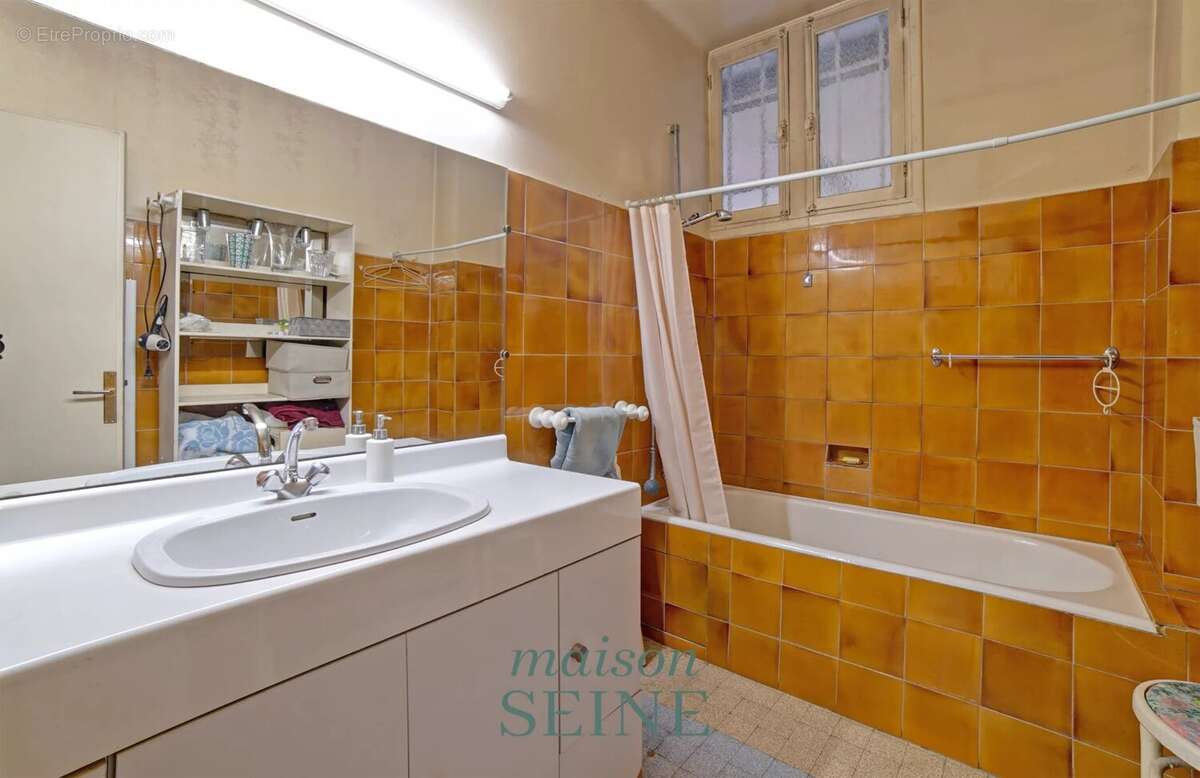 Appartement à NEUILLY-SUR-SEINE